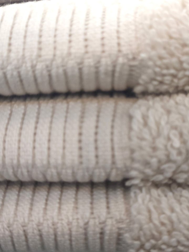 TOALLA RIO CARA BEIGE 560G 33X33CM