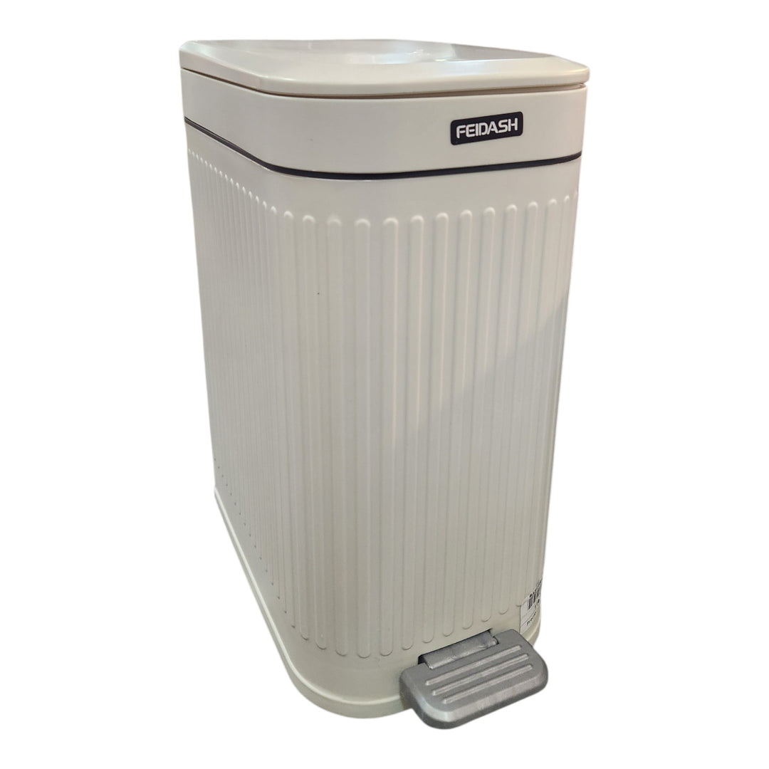 BASURERO DE PEDAL BEIGE 8,5LT 32X23X14.5CM